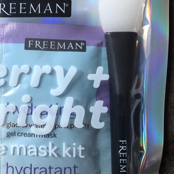 5piece Freeman beauty glow sheet masks kit with applicator & passport holder new - Picture 11 of 15